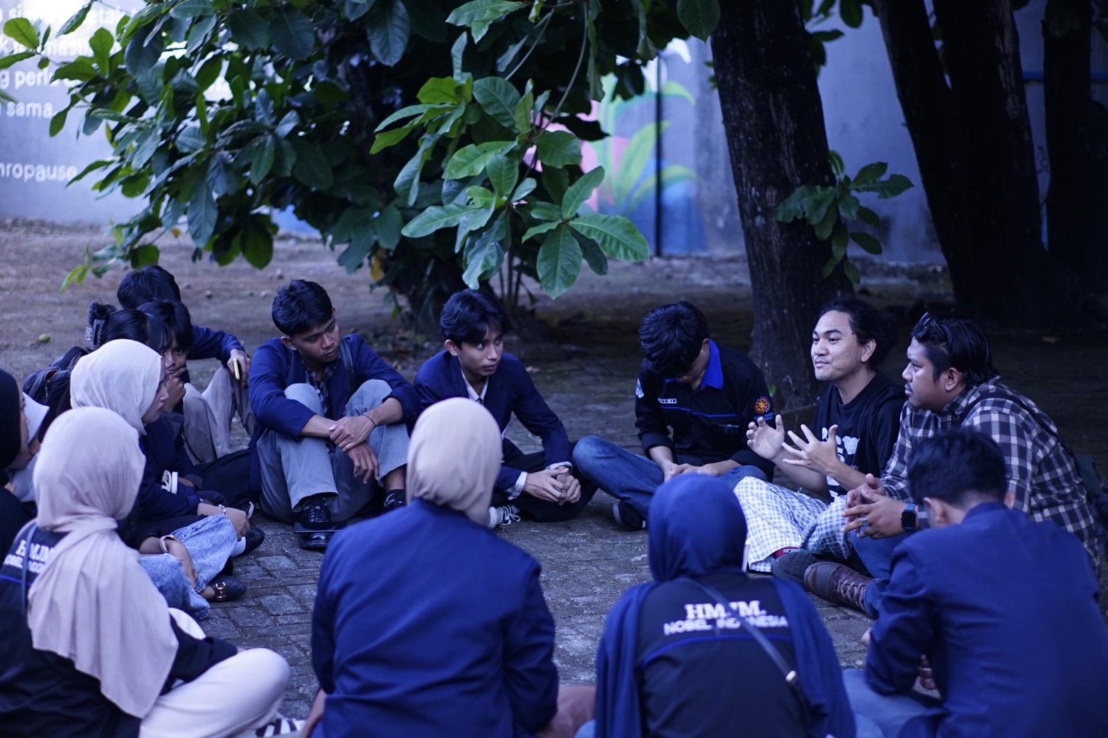 Mahasiswa Nobel Indonesia Institute Intip Proses Bisnis Kreatif di Rumata' Art Space